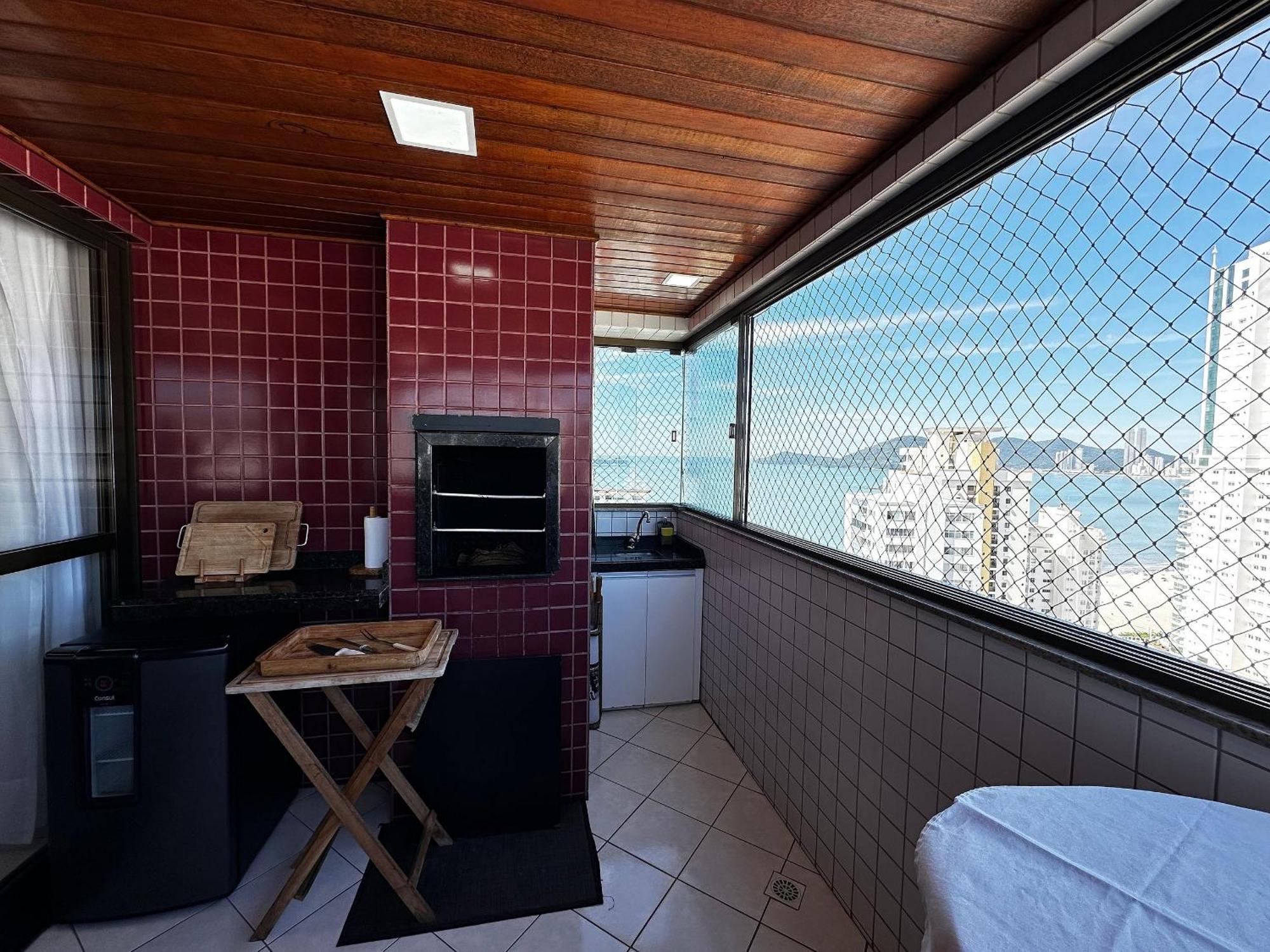 CTW001 - Vista mar e Avenida Brasil, Telas de Proteção, Sacada com Churrasqueira, Garagem Caminhonete, Cozinha Completa e Kit Praia Balneario Camboriu Exterior foto