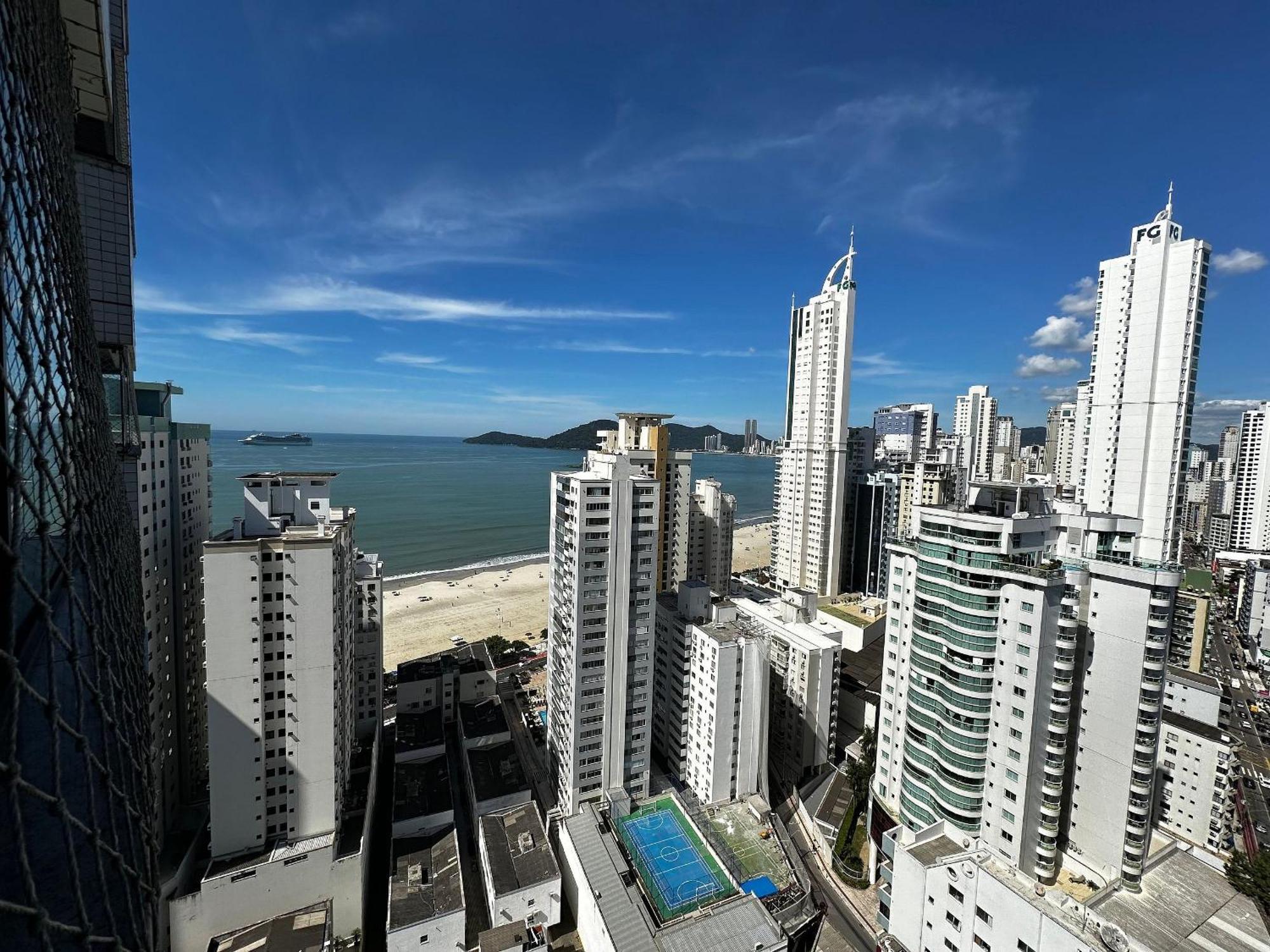 CTW001 - Vista mar e Avenida Brasil, Telas de Proteção, Sacada com Churrasqueira, Garagem Caminhonete, Cozinha Completa e Kit Praia Balneario Camboriu Exterior foto
