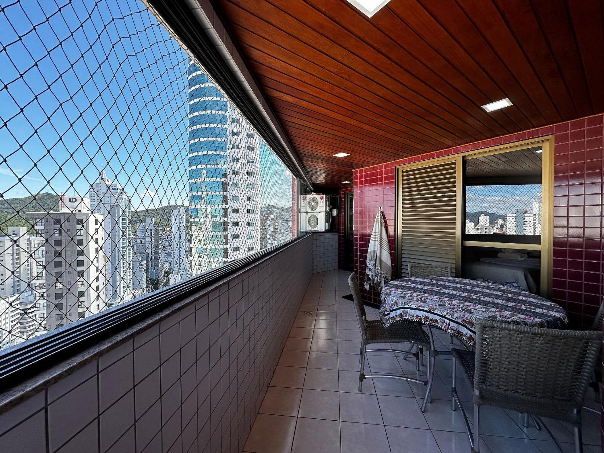 CTW001 - Vista mar e Avenida Brasil, Telas de Proteção, Sacada com Churrasqueira, Garagem Caminhonete, Cozinha Completa e Kit Praia Balneario Camboriu Exterior foto